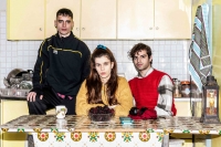 &laquo;Blackberry Trout Face (&Mu;&omicron;ύ&rho;&eta; &Gamma;&epsilon;&mu;ά&tau;&eta; &Mu;&omicron;ύ&rho;&alpha;)&raquo; &tau;&omicron;&upsilon; Lawrence Wilson, &sigma;&epsilon; &sigma;&kappa;&eta;&nu;&omicron;&theta;&epsilon;&sigma;ί&alpha; &Alpha;&theta;&eta;&nu;ά&sigmaf; &Delta;&epsilon;&lambda;&iota;ά&delta;&eta; &sigma;&tau;&omicron; &Theta;έ&alpha;&tau;&rho;&omicron; &Sigma;&tau;&alpha;&theta;&mu;ό&sigmaf;