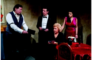 Είδαμε την παράσταση Μέρες ολόκληρες στα δέντρα στο θέατρο Εκστάν