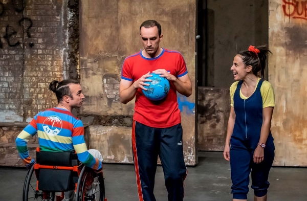 &laquo;&Pi;&iota;&omicron; &Delta;&upsilon;&nu;&alpha;&tau;ό&sigmaf; &kappa;&iota; &alpha;&pi;ό &tau;&omicron;&nu; &Sigma;&omicron;ύ&pi;&epsilon;&rho;&mu;&alpha;&nu;&raquo; &tau;&omicron;&upsilon; Roy Kift | &alpha;&pi;ό 6 &Nu;&omicron;&epsilon;&mu;&beta;&rho;ί&omicron;&upsilon; | &Sigma;ύ&gamma;&chi;&rho;&omicron;&nu;&omicron; &Theta;έ&alpha;&tau;&rho;&omicron;