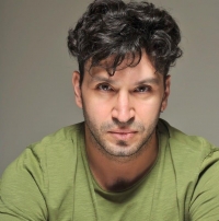 &Sigma;&upsilon;&nu;έ&nu;&tau;&epsilon;&upsilon;&xi;&eta; &tau;&omicron;&upsilon; &Delta;&eta;&mu;ή&tau;&rho;&eta; &Nu;&iota;&kappa;&omicron;&lambda;ό&pi;&omicron;&upsilon;&lambda;&omicron;&upsilon; &sigma;&tau;&omicron; &theta;&epsilon;&alpha;&tau;&rho;&omicron;.gr, &mu;&epsilon; &alpha;&phi;&omicron;&rho;&mu;ή &tau;&eta;&nu; &pi;&alpha;&rho;ά&sigma;&tau;&alpha;&sigma;&eta; "&Omega;! &Tau;&iota; &epsilon;&upsilon;&tau;&upsilon;&chi;&iota;&sigma;&mu;έ&nu;&epsilon;&sigmaf; &mu;έ&rho;&epsilon;&sigmaf;" &tau;&omicron;&upsilon; &Sigma;ά&mu;&iota;&omicron;&upsilon;&epsilon;&lambda; &Mu;&pi;έ&kappa;&epsilon;&tau; &sigma;&tau;&omicron; &Theta;έ&alpha;&tau;&rho;&omicron; &Tau;ό&pi;&omicron;&sigmaf; &Alpha;&lambda;&lambda;&omicron;ύ.