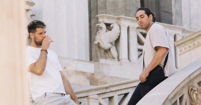 &Sigma;&upsilon;&nu;έ&nu;&tau;&epsilon;&upsilon;&xi;&eta; &mu;&epsilon; &tau;&omicron;&upsilon;&sigmaf; &Mu;&iota;&chi;ά&lambda;&eta; &Mu;ά&rho;&iota;&omicron; &Gamma;&epsilon;&omega;&rho;&gamma;ί&omicron;&upsilon; &kappa;&alpha;&iota; &Delta;&eta;&mu;ή&tau;&rho;&eta; &Tau;&omicron;&upsilon;&tau;&zeta;&iota;&alpha;&rho;ά&kappa;&eta; &mu;&epsilon; &alpha;&phi;&omicron;&rho;&mu;ή &tau;&eta;&nu; &pi;&alpha;&rho;ά&sigma;&tau;&alpha;&sigma;&eta; &laquo;&Epsilon;&xi;ά&rho;&epsilon;&sigmaf;&raquo; &pi;&omicron;&upsilon; &alpha;&nu;&epsilon;&beta;&alpha;ί&nu;&epsilon;&iota; &sigma;&tau;&omicron; &Theta;έ&alpha;&tau;&rho;&omicron; &Rho;&omicron;έ&sigmaf;