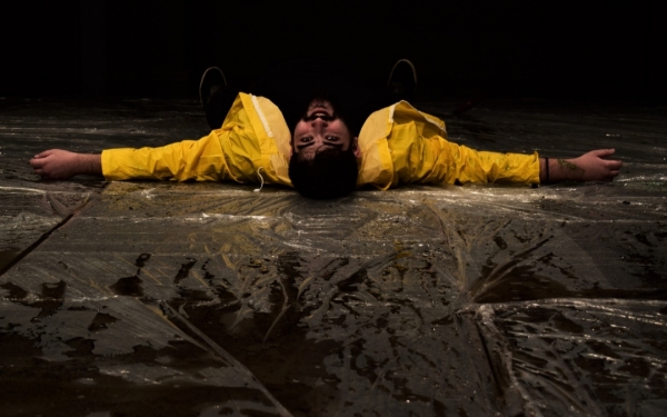 &Epsilon;ί&delta;&alpha;&mu;&epsilon; &tau;&omicron; &laquo;&Theta;&alpha; &gamma;ί&nu;&omega; &eta; &Mu;ή&delta;&epsilon;&iota;&alpha; &ndash; &kappa;&alpha;&nu;&epsilon;ί&sigmaf; &delta;&epsilon;&nu; &mu;&alpha;&rho;&tau;&upsilon;&rho;&epsilon;ί &gamma;&iota;&alpha; &tau;&omicron;&nu; &mu;ά&rho;&tau;&upsilon;&rho;&alpha;&raquo; &sigma;&tau;&omicron; &theta;έ&alpha;&tau;&rho;&omicron; Ά&beta;&alpha;&tau;&omicron;&nu;.