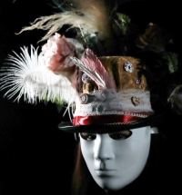 &ldquo;&Pi;&omicron;&lambda;ύ &mu;&alpha;&kappa;&rho;&iota;ά&rdquo; (Far Away)-&alpha;&pi;ό &tau;&omicron; CinemaAlive &kappa;&alpha;&iota; &tau;&eta;&nu; &Omicron;&mu;ά&delta;&alpha; &Epsilon;&Nu;&Alpha;  &sigma;&tau;&omicron; &Theta;έ&alpha;&tau;&rho;&omicron; 104