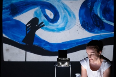 &Epsilon;ί&delta;&alpha;&mu;&epsilon; &tau;&eta;&nu; &pi;&alpha;&rho;ά&sigma;&tau;&alpha;&sigma;&eta; &omicron; &Lambda;ά&mu;&pi;&rho;&omicron;&sigmaf; &sigma;&tau;&omicron; &theta;έ&alpha;&tau;&rho;&omicron; &Chi;ώ&rho;&omicron;&sigmaf;.