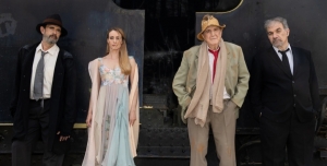 Είδαμε την παράσταση Εκείνος κι Εκείνος του Κώστα Μουρσελά στο θέατρο Αργώ