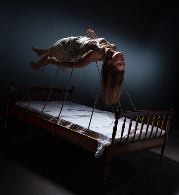 &Omicron;&iota; C. for Circus &pi;&alpha;&rho;&omicron;&upsilon;&sigma;&iota;ά&zeta;&omicron;&upsilon;&nu; &tau;&eta;&nu; &nu;έ&alpha; &tau;&omicron;&upsilon;&sigmaf; &pi;&alpha;&rho;ά&sigma;&tau;&alpha;&sigma;&eta;