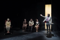 &Epsilon;ί&delta;&alpha;&mu;&epsilon; &tau;&eta;&nu; &pi;&alpha;&rho;ά&sigma;&tau;&alpha;&sigma;&eta; "&Omicron; &Gamma;ά&mu;&omicron;&sigmaf;" &sigma;&tau;&omicron; &Theta;έ&alpha;&tau;&rho;&omicron; &Epsilon;&pi;&iota; &Kappa;&omicron;&lambda;&omega;&nu;ώ.