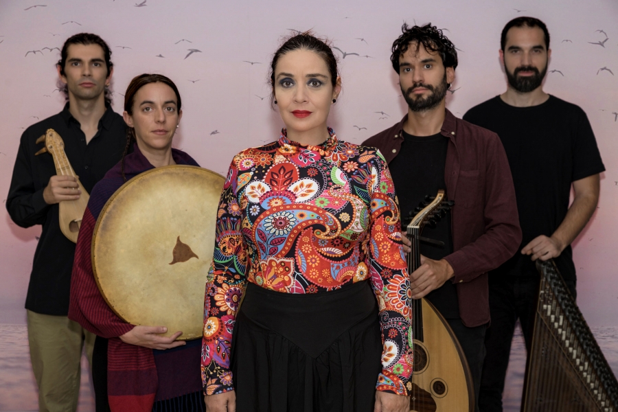 Δελτίο τύπου: ΦΕΝΙΑ ΠΑΠΑΔΟΔΗΜΑ  Uccelli del mare  «Γιατί Πουλί μ&#039; Δεν Κελαηδείς»  Παρασκευή 17 Οκτωβρίου Ι Αίθουσα Γιάννης Μαρίνος, Μέγαρο Μουσικής Αθηνών