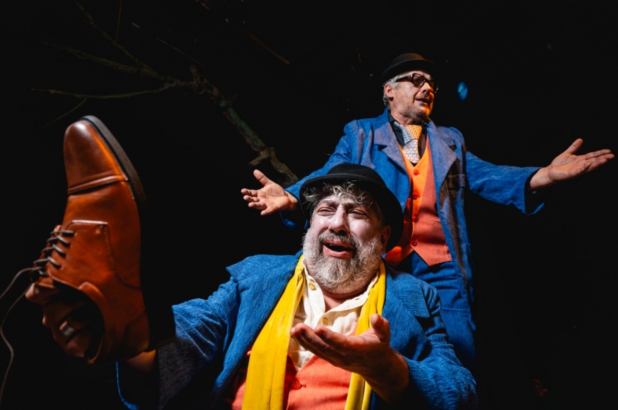 ΔΕΛΤΙΟ ΤΥΠΟΥ  Σε παγκόσμια πρώτη το έργο Killing Godot του Νίκολας Καζάν, ενός συγγραφέα με θεατρικό και κινηματογραφικό DNA