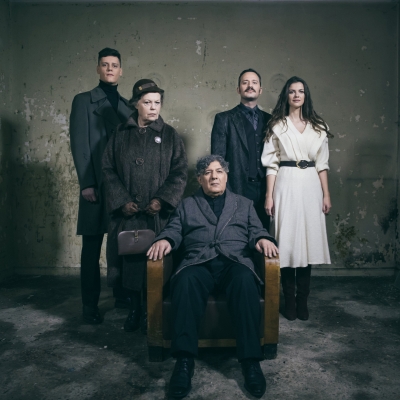 &Omicron; &delta;&rho;ό&mu;&omicron;&sigmaf; &pi;&epsilon;&rho;&nu;ά &alpha;&pi;ό &mu;έ&sigma;&alpha;