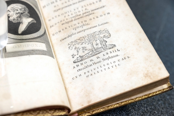 &Alpha;&Mu;&Epsilon;&Rho;&Iota;&Kappa;&Alpha;&Nu;&Iota;&Kappa;&Eta; &Sigma;&Chi;&Omicron;&Lambda;&Eta; &Kappa;&Lambda;&Alpha;&Sigma;&Iota;&Kappa;&Omega;&Nu; &Sigma;&Pi;&Omicron;&Upsilon;&Delta;&Omega;&Nu; &Sigma;&Tau;&Eta;&Nu; &Alpha;&Theta;&Eta;&Nu;&Alpha;  ~ &Sigma;&epsilon;&iota;&rho;ά &Delta;&iota;&alpha;&lambda;έ&xi;&epsilon;&omega;&nu; &Theta;ά&lambda;&epsilon;&iota;&alpha;&sigmaf; &Pi;&omicron;&tau;&alpha;&mu;&iota;ά&nu;&omicron;&upsilon;~