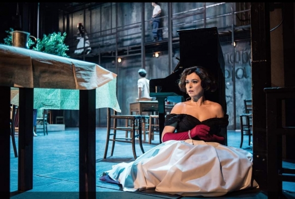 &Theta;έ&alpha;&tau;&rho;&omicron; &Tau;έ&chi;&nu;&eta;&sigmaf; | &Eta; &Sigma;&Tau;&Epsilon;&Lambda;&Lambda;&Alpha; &Mu;&Epsilon; &Tau;&Alpha; &Kappa;&Omicron;&Kappa;&Kappa;&Iota;&Nu;&Alpha; &Gamma;&Alpha;&Nu;&Tau;&Iota;&Alpha; | &Pi;&rho;&epsilon;&mu;&iota;έ&rho;&alpha; 29 &Omicron;&kappa;&tau;&omega;&beta;&rho;ί&omicron;&upsilon;