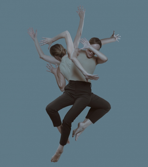 Girls&amp; Boys &tau;&omicron;&upsilon; Dennis Kelly &gamma;&iota;&alpha; &tau;έ&tau;&alpha;&rho;&tau;&omicron; &chi;&rho;ό&nu;&omicron; &sigma;&tau;&omicron; &Theta;έ&alpha;&tau;&rho;&omicron; 104!