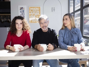 Είδαμε την παράσταση Σε βλέπω στο Μικρό Παλλάς