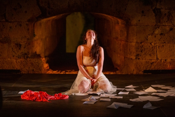 "&Kappa;&Omicron;&Kappa;&Kappa;&Iota;&Nu;&Omicron; - &Tau;&rho;ί&alpha; &kappa;&epsilon;&phi;ά&lambda;&alpha;&iota;&alpha; &alpha;&pi;ό &tau;&eta;&nu; &zeta;&omega;ή &mu;&iota;&alpha;&sigmaf; &gamma;&upsilon;&nu;&alpha;ί&kappa;&alpha;&sigmaf;" | &Chi;&rho;&iota;&sigma;&tau;ί&nu;&alpha; &Kappa;&upsilon;&rho;&iota;&alpha;&zeta;ί&delta;&eta; | &Theta;έ&alpha;&tau;&rho;&omicron; &Alpha;&lambda;&kappa;&mu;ή&nu;&eta;