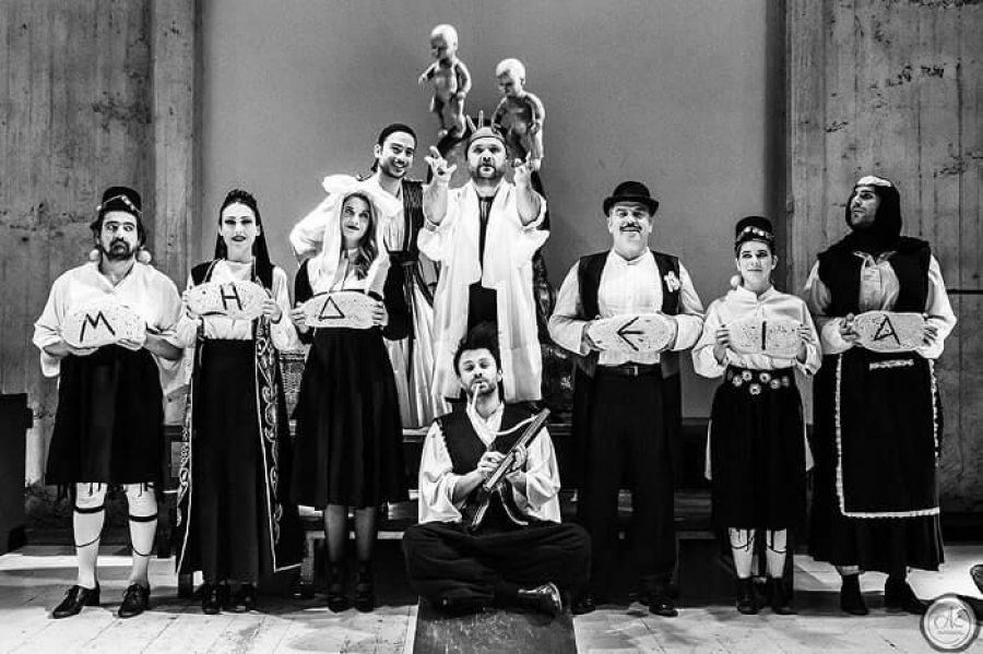 &laquo;&Mu;ή&delta;&epsilon;&iota;&alpha;&raquo;  &tau;&omicron;&upsilon; &Mu;&pi;&omicron;&sigma;&tau;  &sigma;&tau;&omicron; &Theta;έ&alpha;&tau;&rho;&omicron; &Epsilon;&mu;&pi;&omicron;&rho;&iota;&kappa;ό&nu;  &Alpha;&pi;ό &Kappa;&upsilon;&rho;&iota;&alpha;&kappa;ή 18 &Omicron;&kappa;&tau;&omega;&beta;&rho;ί&omicron;&upsilon;