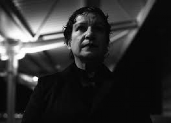 &Lambda;&alpha; &Pi;&omicron;&upsilon;&pi;έ &sigma;&tau;&omicron; &theta;έ&alpha;&tau;&rho;&omicron; &Sigma;&phi;&epsilon;&nu;&delta;ό&nu;&eta;.