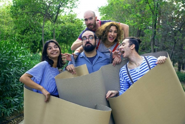 &Epsilon;ί&delta;&alpha;&mu;&epsilon; &tau;&eta;&nu; &pi;&alpha;&rho;ά&sigma;&tau;&alpha;&sigma;&eta; &gamma;&iota;&alpha; &pi;&alpha;&iota;&delta;&iota;ά "&Sigma;&omicron;&lambda;&omicron;&mu;ώ&nu;&tau;&epsilon;&iota;&alpha; &Lambda;ύ&sigma;&eta;" &sigma;&tau;&omicron; &Theta;έ&alpha;&tau;&rho;&omicron; &Omicron;&delta;&omicron;ύ &Kappa;&alpha;&lambda;&lambda;&iota;&rho;ό&eta;&sigmaf;