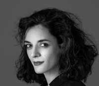 &Sigma;&upsilon;&nu;έ&nu;&tau;&epsilon;&upsilon;&xi;&eta; &tau;&eta;&sigmaf;  &Kappa;&lambda;&epsilon;&omicron;&pi;ά&tau;&rho;&alpha;&sigmaf; &Mu;ά&rho;&kappa;&omicron;&upsilon; &mu;&epsilon; &alpha;&phi;&omicron;&rho;&mu;ή &tau;&eta;&nu; &pi;&alpha;&rho;ά&sigma;&tau;&alpha;&sigma;&eta;  &Beta;&epsilon;&nu;έ&mu;&pi;&rho;&alpha; έ&nu;&alpha; έ&rho;&gamma;&omicron; &gamma;&iota;&alpha; &phi;&omega;&nu;ή, &beta;&iota;ό&lambda;&alpha; &kappa;&alpha;&iota; &kappa;&iota;&theta;ά&rho;&alpha; &sigma;&tau;&omicron; RED JASPER CABARET THEATRE.