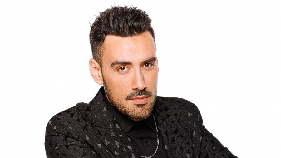 &Omicron; &Kappa;&upsilon;&rho;&iota;ά&kappa;&omicron;&sigmaf; &Pi;&alpha;&pi;&alpha;&delta;ό&pi;&omicron;&upsilon;&lambda;&omicron;&sigmaf; &kappa;&alpha;&iota; &omicron; &Beta;&alpha;&sigma;ί&lambda;&eta;&sigmaf; &Gamma;&iota;&alpha;&nu;&nu;ό&pi;&omicron;&upsilon;&lambda;&omicron;&sigmaf; &upsilon;&pi;&omicron;&gamma;&rho;ά&phi;&omicron;&upsilon;&nu; &tau;&omicron; &nu;έ&omicron; &tau;&rho;&alpha;&gamma;&omicron;ύ&delta;&iota; "&Tau;&omicron;&upsilon; &tau;&sigma;&iota;&gamma;ά&rho;&omicron;&upsilon; &omicron; &kappa;&alpha;&pi;&nu;ό&sigmaf;" &tau;&omicron;&upsilon; &Mu;&iota;&chi;ά&lambda;&eta; &Mu;&alpha;&rho;ί&nu;&eta;