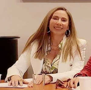 &Sigma;&upsilon;&nu;έ&nu;&tau;&epsilon;&upsilon;&xi;&eta; &mu;&epsilon; &tau;&eta; &sigma;&upsilon;&gamma;&gamma;&rho;&alpha;&phi;έ&alpha; &tau;&omicron;&upsilon; &beta;&iota;&beta;&lambda;ί&omicron;&upsilon; &laquo;&Pi;ό&sigma;&omicron; &kappa;&alpha;&kappa;ό &mu;&alpha;&sigmaf; &kappa;ά&nu;&epsilon;&iota; &omicron; &alpha;&nu;&tau;&alpha;&gamma;&omega;&nu;&iota;&sigma;&mu;ό&sigmaf;&raquo;, &Pi;&alpha;&nu;&alpha;&gamma;&iota;ώ&tau;&alpha; &Mu;&pi;&lambda;έ&tau;&alpha;