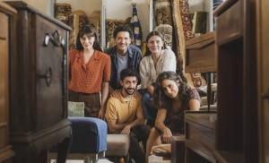 Είδαμε την παράσταση Γιοι και κόρες του Γιάννη Καλαβριανού στο Αμφιθέατρο Σπύρου Ευαγγελάτου