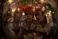 &Epsilon;ί&delta;&alpha;&mu;&epsilon; &tau;&eta;&nu; &pi;&alpha;&rho;ά&sigma;&tau;&alpha;&sigma;&eta; "Taniko"  &sigma;&tau;&omicron; Studio &Mu;&alpha;&upsilon;&rho;&omicron;&mu;&iota;&chi;ά&lambda;&eta;