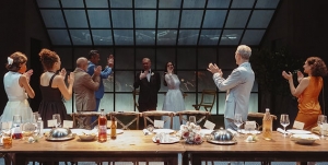 &Epsilon;ί&delta;&alpha;&mu;&epsilon; &tau;&eta;&nu; &pi;&alpha;&rho;ά&sigma;&tau;&alpha;&sigma;&eta; &Mu;έ&chi;&rho;&iota; &nu;&alpha; &sigma;&beta;ή&sigma;&omicron;&upsilon;&nu; &tau;' ά&sigma;&tau;&rho;&alpha; &sigma;&tau;&omicron; &theta;έ&alpha;&tau;&rho;&omicron; &Chi;ώ&rho;&alpha;