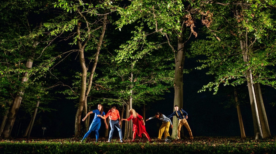 &Alpha;&nu;&alpha;&kappa;&omicron;&iota;&nu;ώ&theta;&eta;&kappa;&epsilon; &tau;&omicron; &pi;&lambda;&omicron;ύ&sigma;&iota;&omicron; &pi;&rho;ό&gamma;&rho;&alpha;&mu;&mu;&alpha; &tau;&omicron;&upsilon;&ldquo;Fallen Trees&rdquo;: Έ&nu;&alpha; &theta;&epsilon;&alpha;&tau;&rho;&iota;&kappa;ό &phi;&epsilon;&sigma;&tau;&iota;&beta;ά&lambda; &gamma;&iota;&alpha; &tau;&omicron; &pi;&epsilon;&rho;&iota;&beta;ά&lambda;&lambda;&omicron;&nu; &mu;&epsilon; &delta;&omega;&rho;&epsilon;ά&nu; &epsilon;ί&sigma;&omicron;&delta;&omicron; | 18-22/6, Ά&lambda;&sigma;&omicron;&sigmaf; &Gamma;&alpha;&lambda;&alpha;&tau;&sigma;ί&omicron;&upsilon;