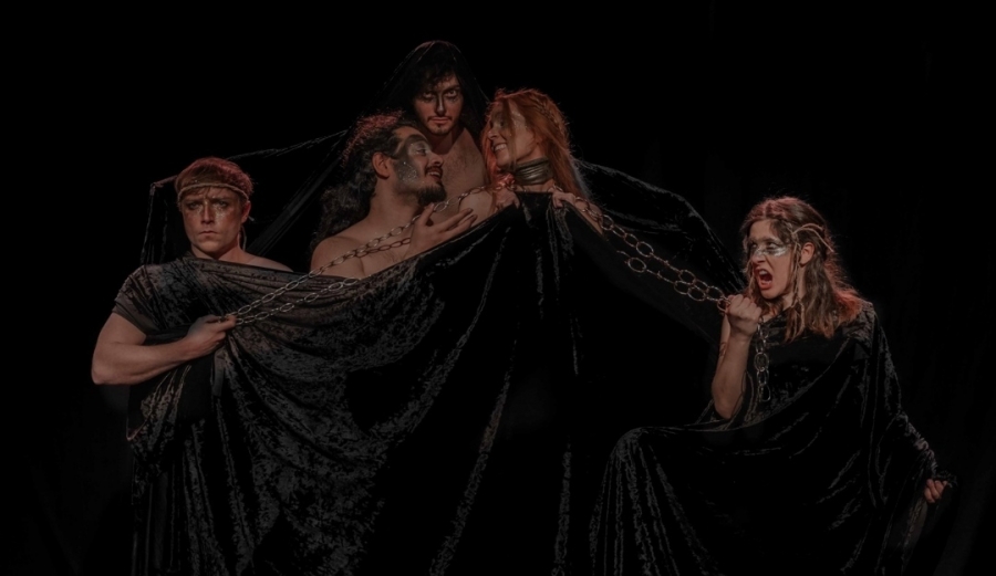 &Epsilon;ί&delta;&alpha;&mu;&epsilon; &tau;&eta;&nu; &pi;&alpha;&rho;ά&sigma;&tau;&alpha;&sigma;&eta; TROILUS AND CRESSIDA &sigma;&tau;&omicron; Theatre of the NO