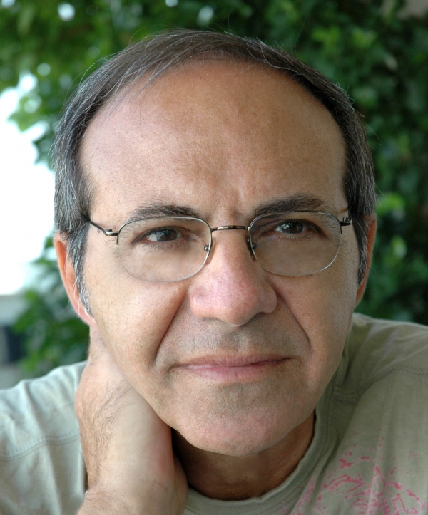 &Sigma;&upsilon;&nu;έ&nu;&tau;&epsilon;&upsilon;&xi;&eta; &tau;&omicron;&upsilon; &Gamma;&iota;ά&nu;&nu;&eta; &Pi;&alpha;&pi;&alpha;&theta;&epsilon;&omicron;&delta;ώ&rho;&omicron;&upsilon;, &sigma;&tau;&omicron; &theta;&epsilon;&alpha;&tau;&rho;&omicron;.gr &mu;&epsilon; &alpha;&phi;&omicron;&rho;&mu;ή &tau;&eta;&nu; &kappa;&upsilon;&kappa;&lambda;&omicron;&phi;&omicron;&rho;ί&alpha; &tau;&omicron;&upsilon; &nu;έ&omicron;&upsilon; &tau;o&upsilon; &beta;&iota;&beta;&lambda;ί&omicron;&upsilon; &laquo;&Mu;ή&delta;&epsilon;&iota;&alpha; &Epsilon;&nu; &Eta;&lambda;&upsilon;&sigma;ί&omicron;&iota;&sigmaf; [&Chi;ώ&rho;&alpha; &Mu;&alpha;&kappa;ά&rho;&omega;&nu;]&raquo; &alpha;&pi;ό &tau;&iota;&sigmaf; &epsilon;&kappa;&delta;ό&sigma;&epsilon;&iota;&sigmaf; &Phi;ί&lambda;&nu;&tau;&iota;&sigma;&iota;.