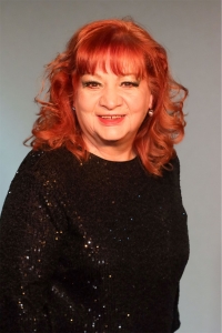 &Sigma;&upsilon;&nu;έ&nu;&tau;&epsilon;&upsilon;&xi;&eta; &tau;&eta;&sigmaf; &Mu;&alpha;ί&rho;&eta;&sigmaf; &Rho;&alpha;&zeta;ή &mu;&epsilon; &alpha;&phi;&omicron;&rho;&mu;ή &tau;&eta;&nu; &pi;&alpha;&rho;ά&sigma;&tau;&alpha;&sigma;&eta; &laquo;&Eta; &kappa;&upsilon;&rho;ί&alpha; &delta;&epsilon;&nu; &pi;&epsilon;&nu;&theta;&epsilon;ί&raquo; &tau;&omicron;&upsilon; &Kappa;ώ&sigma;&tau;&alpha; &Mu;&omicron;&upsilon;&rho;&sigma;&epsilon;&lambda;ά &sigma;&tau;&omicron; &theta;έ&alpha;&tau;&rho;&omicron; &Pi;&rho;ό&beta;&alpha;.