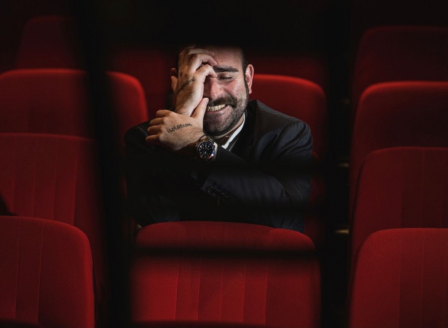 Συνεντευξη με τον Νίκο Φυτά με αφορμή την παράσταση &#039;&#039;(Love me) Tinder&#039;&#039; που ανεβαίνει στο Τheatre of the NO