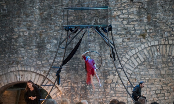 &Epsilon;ί&delta;&alpha;&mu;&epsilon; &tau;&omicron; "&Gamma;&epsilon;&phi;ύ&rho;&iota; &tau;&eta;&sigmaf; Ά&rho;&tau;&alpha;&sigmaf;" | &Omicron;&iota; &Lambda;&upsilon;&gamma;&epsilon;&rho;έ&sigmaf; &tau;&omicron;&upsilon; &Kappa;ά&tau;&omega; &Kappa;ό&sigma;&mu;&omicron;&upsilon; &alpha;&pi;ό &tau;&omicron; "&Theta;έ&alpha;&tau;&rho;&omicron; &Tau;έ&chi;&nu;&eta;&sigmaf;" &sigma;&tau;&omicron; "&Alpha;&nu;&omicron;&iota;&chi;&tau;ό &Theta;έ&alpha;&tau;&rho;&omicron; &Kappa;&omicron;&lambda;&omega;&nu;&omicron;ύ"