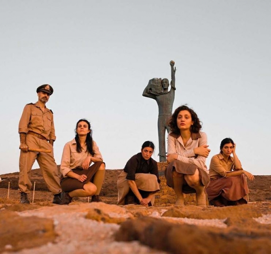 Είδαμε την παράσταση “Μακρόνησος/Τρωάδες” στη στη νέα θεατρική σκηνή BRECHT-2510