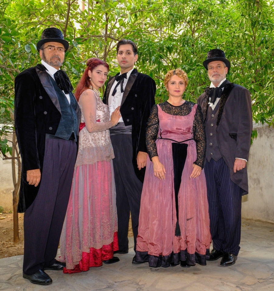 Είδαμε: ΘΕΑΤΡΟ ΕΚΑΤΗ ΕΡΡΙΚΟΥ ΙΜΠΣΕΝ ΡΟΣΜΕΡΣΧΟΛΜ (ΑΣΠΡΑ ΑΛΟΓΑ) ΣΚΗΝΟΘΕΣΙΑ ΒΑΛΕΝΤΙΝΗΣ ΛΟΥΡΜΠΑ