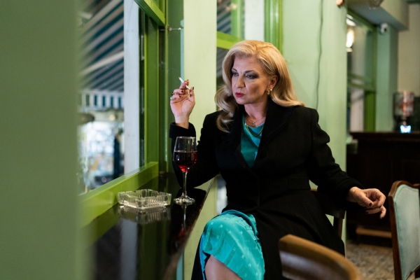 &Epsilon;ί&delta;&alpha;&mu;&epsilon; &tau;&omicron; "&Gamma;&upsilon;&nu;&alpha;ί&kappa;&epsilon;&sigmaf; &sigma;&tau;&omicron; &Nu;&tau;&iota;&beta;ά&nu;&iota;" &sigma;&tau;&omicron; &theta;έ&alpha;&tau;&rho;&omicron; &Alpha;&lambda;&kappa;&mu;ή&nu;&eta;