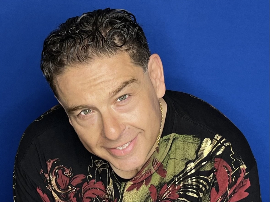 &Theta;έ&alpha;&tau;&rho;&omicron; &Epsilon;&lambda;&epsilon;ύ&theta;&epsilon;&rho;&eta; Έ&kappa;&phi;&rho;&alpha;&sigma;&eta;  &Lambda;έ&sigma;&beta;&omicron;&upsilon; 8, 11256 &Alpha;&theta;ή&nu;&alpha;  New York&rsquo;s Funny Man  Greg Kritikos  &Pi;&alpha;&rho;&alpha;&sigma;&kappa;&epsilon;&upsilon;ή 4 &Iota;&omicron;&upsilon;&lambda;ί&omicron;&upsilon;