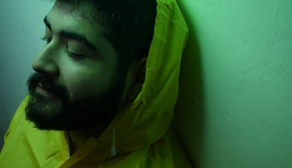 &Epsilon;ί&delta;&alpha;&mu;&epsilon; &tau;&eta;&nu; &pi;&alpha;&rho;ά&sigma;&tau;&alpha;&sigma;&eta; &laquo;&Theta;&alpha; &gamma;ί&nu;&omega; &eta; &Mu;ή&delta;&epsilon;&iota;&alpha;&raquo; &sigma;&tau;&omicron; &theta;έ&alpha;&tau;&rho;&omicron; Ά&beta;&alpha;&tau;&omicron;&nu;.