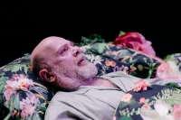 "&Pi;&epsilon;&rho;&lambda;&iota;&mu;&pi;&lambda;ί&nu; &kappa;&alpha;&iota; &Mu;&pi;&epsilon;&lambda;ί&sigma;&alpha;" &tau;&omicron;&upsilon; &Phi;&epsilon;&nu;&tau;&epsilon;&rho;ί&kappa;&omicron; &Gamma;&kappa;&alpha;&rho;&theta;ί&alpha; &Lambda;ό&rho;&kappa;&alpha; &sigma;&tau;&omicron; &Theta;έ&alpha;&tau;&rho;&omicron; "&Pi;&omicron;&rho;&epsilon;ί&alpha;"