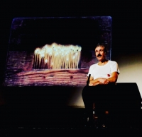 &Sigma;&upsilon;&nu;έ&nu;&tau;&epsilon;&upsilon;&xi;&eta; &tau;&omicron;&upsilon; &Tau;ά&kappa;&eta; &Chi;&rho;&upsilon;&sigma;&iota;&kappa;ά&kappa;&omicron;&upsilon; &gamma;&iota;&alpha; &tau;&eta; &pi;&alpha;&rho;ά&sigma;&tau;&alpha;&sigma;&eta; &laquo;&Kappa;&alpha;&tau;ά &Mu;ά&rho;&kappa;&omicron;&nu; &mu;&iota;&alpha; &rho;&epsilon;&mu;&pi;έ&tau;&iota;&kappa;&eta; &lambda;&epsilon;&iota;&tau;&omicron;&upsilon;&rho;&gamma;ί&alpha;&raquo; &sigma;&tau;&omicron; &Theta;έ&alpha;&tau;&rho;&omicron; &Tau;ό&pi;&omicron;&sigmaf; &Alpha;&lambda;&lambda;&omicron;ύ&raquo;.