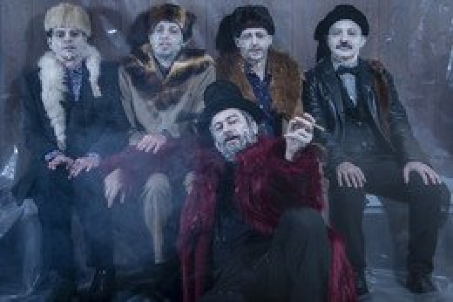 &Epsilon;ί&delta;&alpha;&mu;&epsilon; &tau;&iota;&sigmaf; &Nu;&epsilon;&kappa;&rho;έ&sigmaf; &psi;&upsilon;&chi;έ&sigmaf; &tau;&omicron;&upsilon; &Nu;&iota;&kappa;&omicron;&lambda;ά&iota; &Gamma;&kappa;ό&gamma;&kappa;&omicron;&lambda; &sigma;&tau;&omicron; &theta;έ&alpha;&tau;&rho;&omicron; &Theta;&eta;&sigma;&epsilon;ί&omicron;&nu;