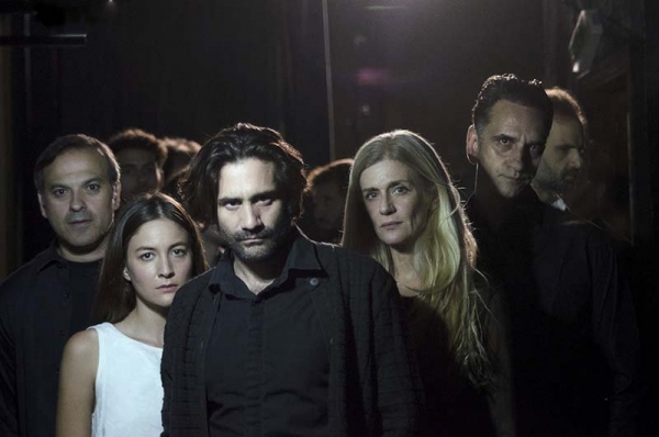 &Epsilon;ί&delta;&alpha;&mu;&epsilon; &tau;&eta;&nu; &pi;&alpha;&rho;ά&sigma;&tau;&alpha;&sigma;&eta; " Ά&mu;&lambda;&epsilon;&tau;" &sigma;&tau;&omicron;  &Alpha;&mu;&phi;&iota;&theta;έ&alpha;&tau;&rho;&omicron; &kappa;&alpha;&iota; &sigma;&chi;&omicron;&lambda;&iota;ά&zeta;&omicron;&upsilon;&mu;&epsilon; .