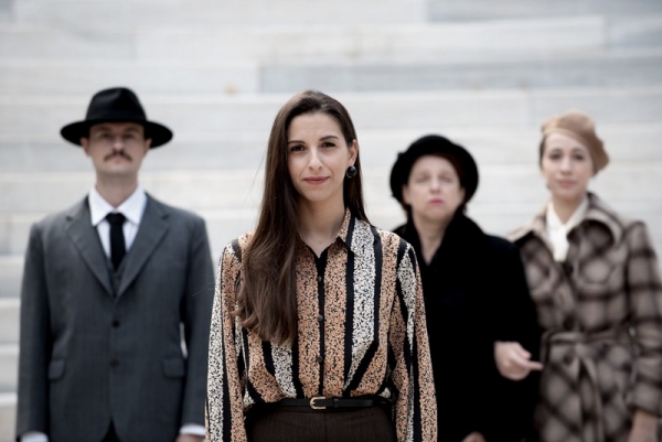 &Epsilon;ί&delta;&alpha;&mu;&epsilon; &tau;&eta;&nu; &delta;ί&kappa;&eta; &tau;&omega;&nu; 6 &sigma;&tau;&omicron; &theta;έ&alpha;&tau;&rho;&omicron; &Alpha;&lambda;&kappa;&mu;ή&nu;&eta;.