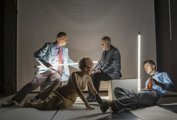 &Epsilon;ί&delta;&alpha;&mu;&epsilon; &tau;&omicron;&nu; &Delta;ό&kappa;&tau;&omega;&rho; &Gamma;&kappa;&lambda;&alpha;&sigmaf; &sigma;&tau;&omicron; &Theta;έ&alpha;&tau;&rho;&omicron; &Phi;&omicron;ύ&rho;&nu;&omicron;&sigmaf;.