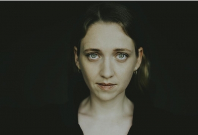 Συνέντευξη με την Τζέσικα Κουρτέση σχετικά με την παράσταση Nevermind στο Θέατρο ΝΟΥΣ – Creative space